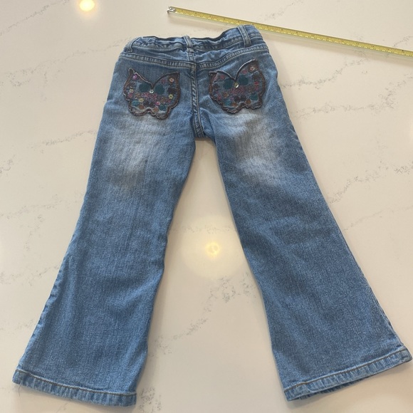 Adorable jeans with embroidery accents. Girls size 4. - Picture 7 of 9